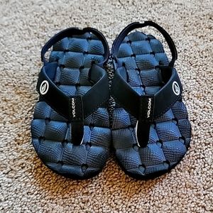 VOLCOM flip flops